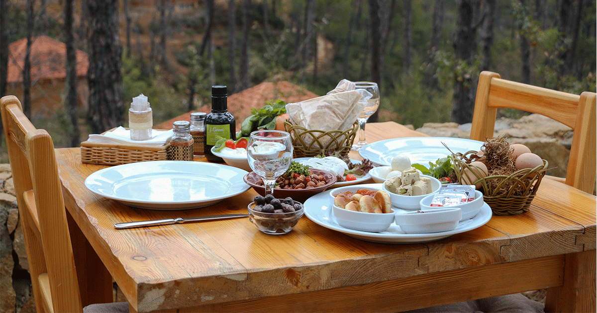 30 Of The Coolest Mountain Restaurants In Lebanon